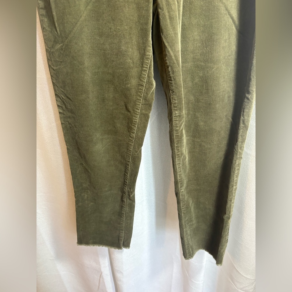 TALBOTS Slim Ankle Corduroy Pant Frayed‎ Hem Curvy Size 8 Olive Green GUC! 0433 - Picture 4 of 10